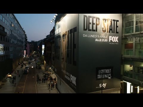 L'installazione a Milano per il lancio di Deep State su FOX