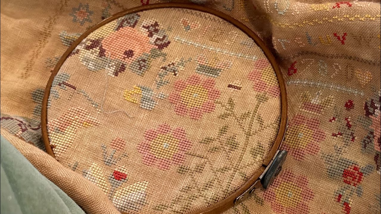 Flosstube 32 - my first finish of the year…and my second!! And lots of WIPS!