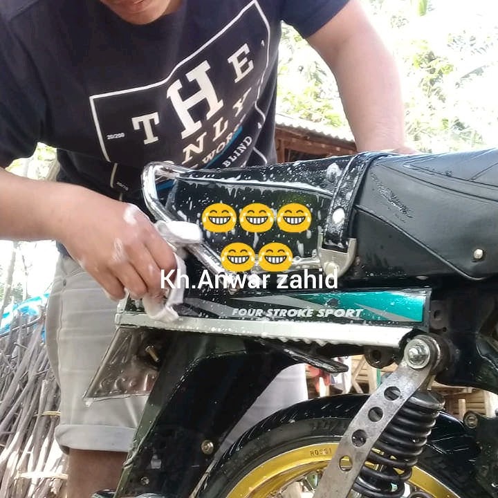 Ga perlu ganteng' suami versi (KH.Anwar zahid)