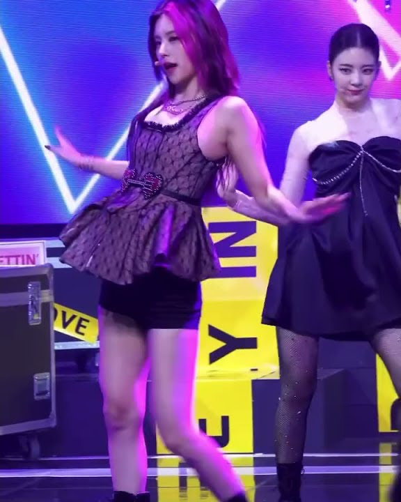 ITZY LOCO focus Yeji - Fav Outfit?