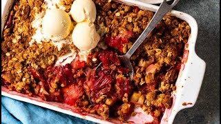 Rhubarb crumble with apple