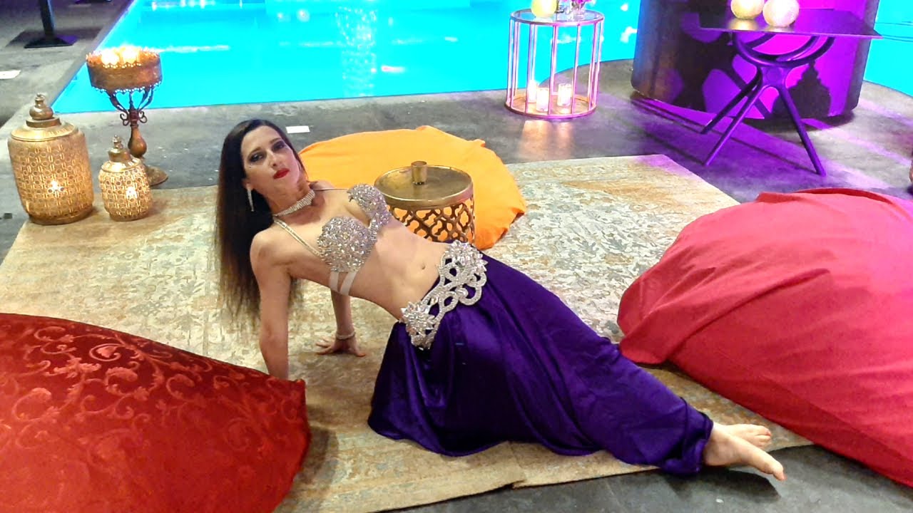 Sensual Aicha - Khaled - Amazing  Belly Dance : Spettacolare Danza del Ventre