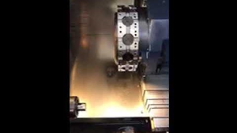 2010 Doosan Lynx 220LM CNC Turning Center with Live Tooling Lot 72