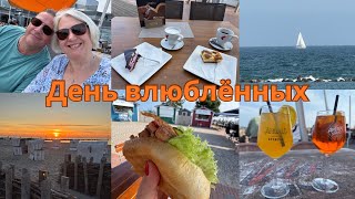 картинка: VLOG🇩🇪Встречаем рассвет с завтраком/Сегодня наш день/Сидим в кафешке у моря/Прогулка с собакой 
