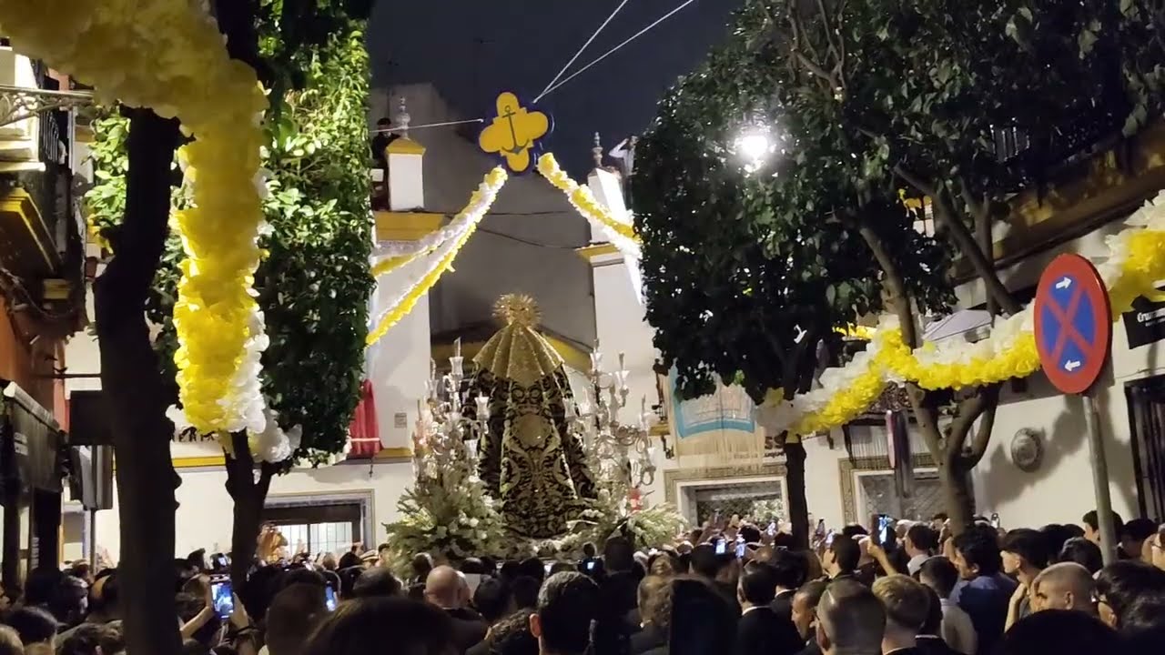 🔴🎥 Esperanza de Triana por calle Antillanos Campos 'Cantes'y Saeta de Eva de Cristo 2025