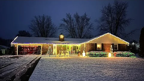 House tour by Candlelight 2025.  #accordingtolene #christmas #decoration #home #family  #friends 