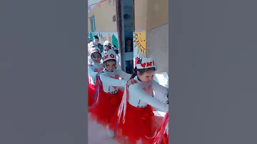 عيد الأم فى المدرسة 