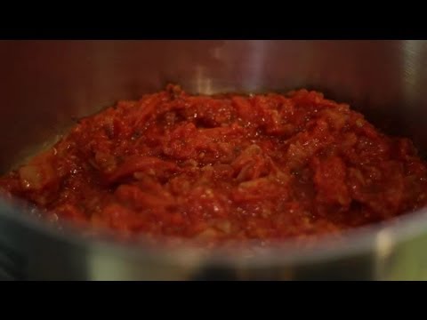 Homemade Spaghetti Sauce With Garden Tomatoes Italian Cuisine-11-08-2015