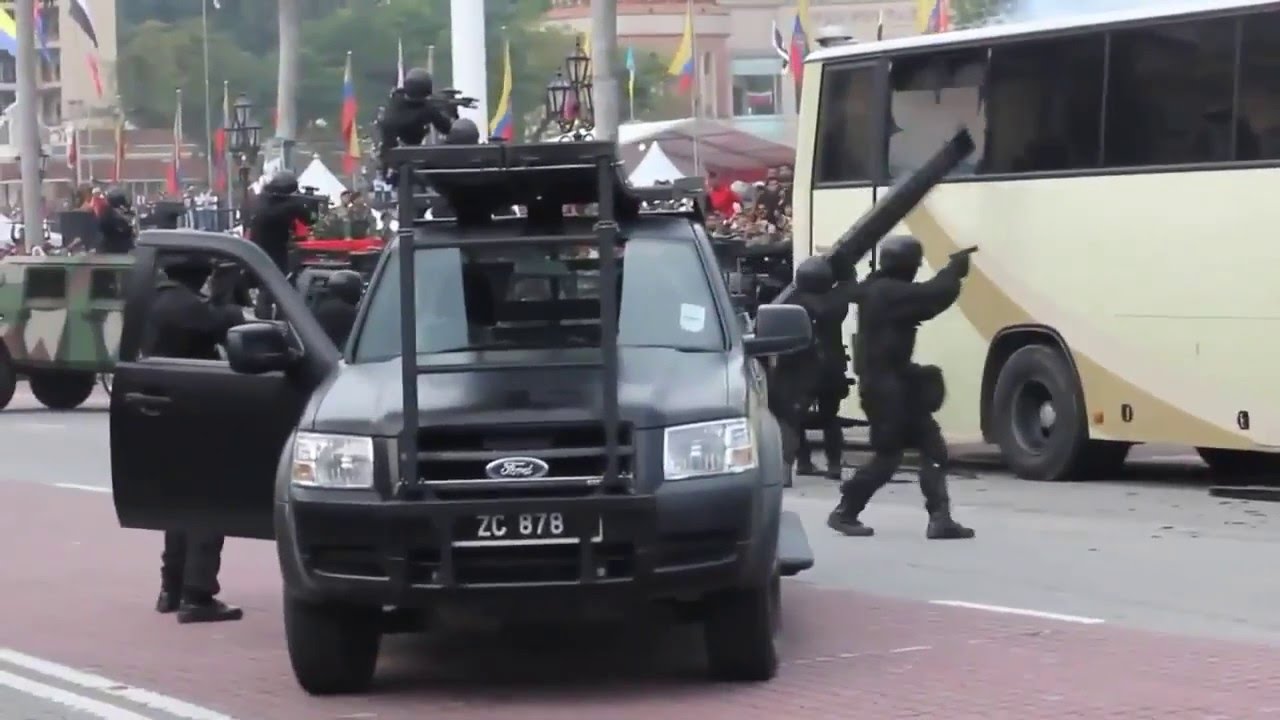 (衝撃映像) マレーシア陸軍の特殊部隊、CGKによる早すぎるウィンドウブリーチ！