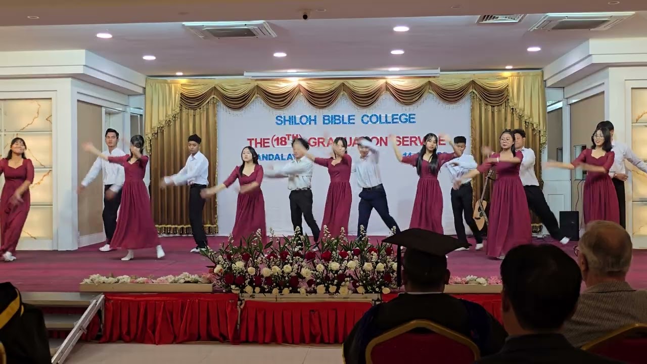 လူငယ်အကချီးမွမ်းခြင်း