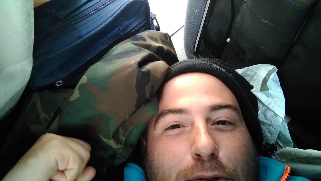 Alamillo loco duerme en furgoneta