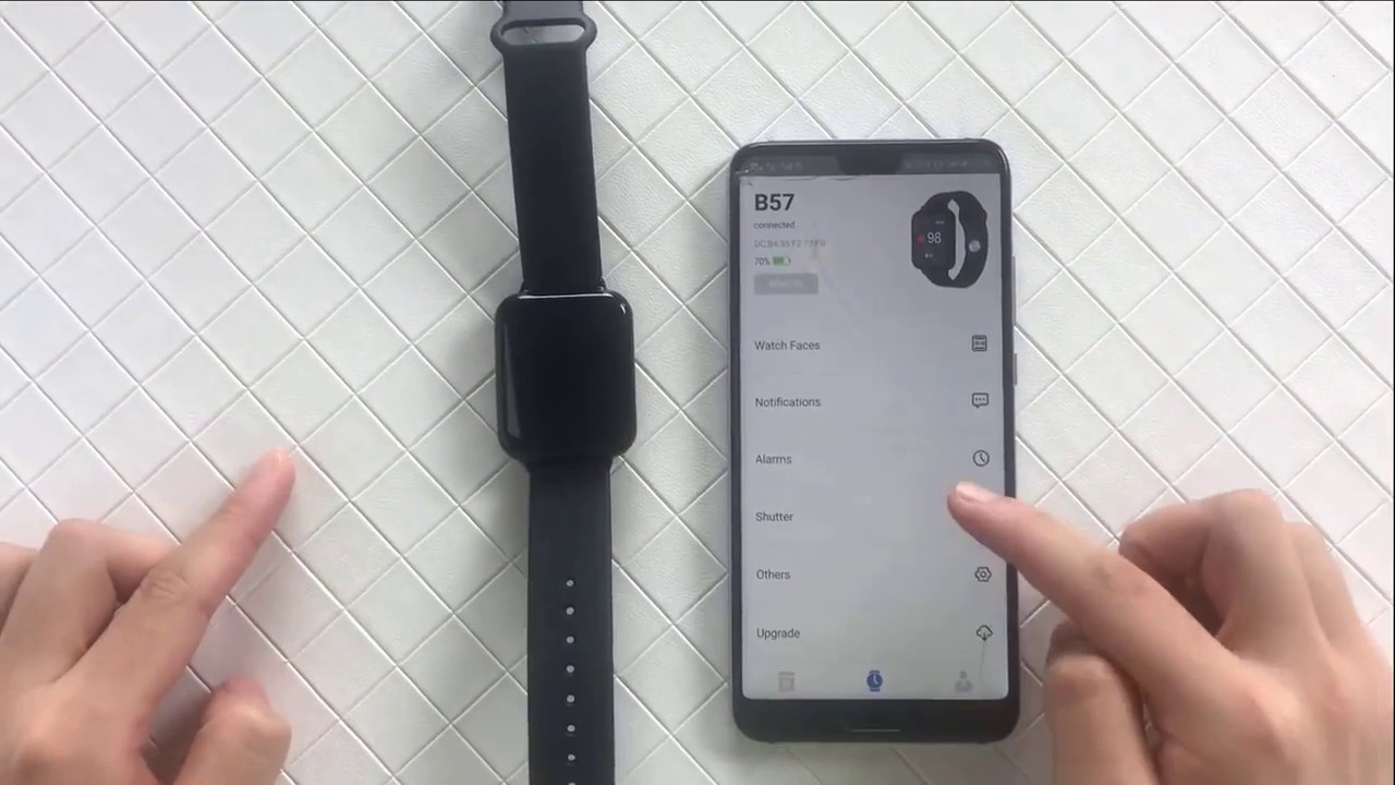 O QUERIDINHO! SmartWatch B57 para iOS e Android Resistente a Água
