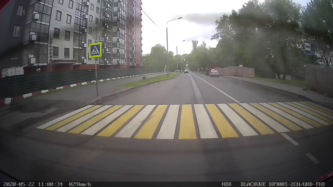 ПДД НИКТО не знает. На знаки не смотрит. Проехал под кирпич. - YouTube