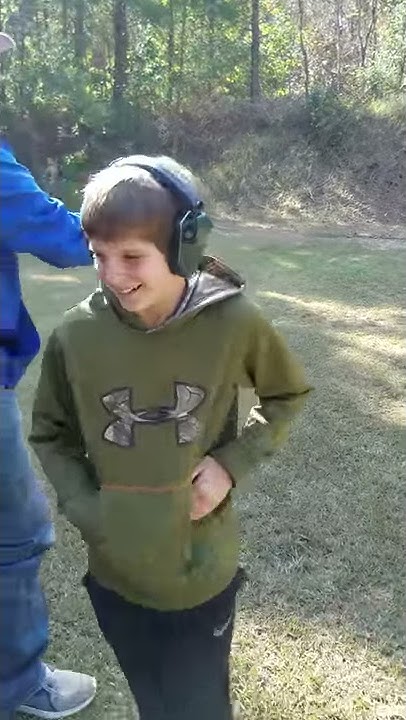 10 Year Old Shoots 454 Casull Raging Bull YouTube 10-year-old-shoots-454-casull-raging-bull-youtube