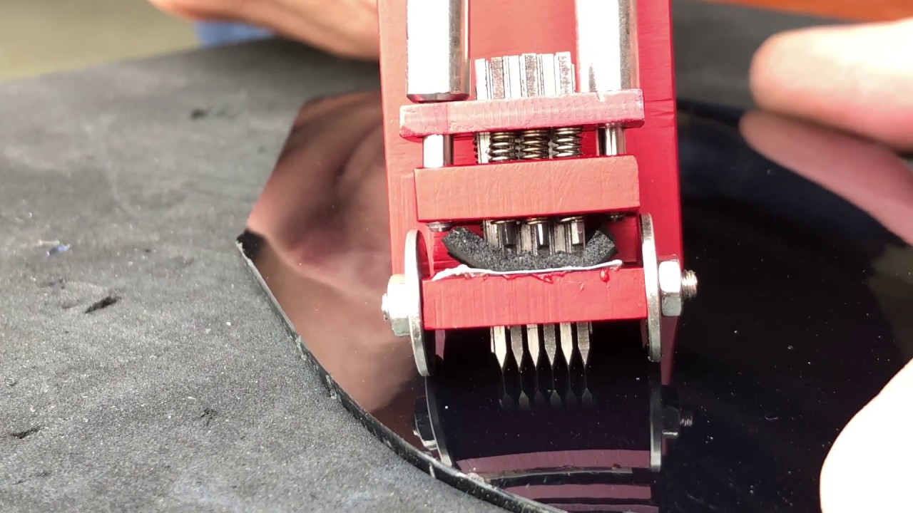 Gitterschnitt auf gekrümmter Oberfläche mit CC5000 Gitterschnittgerät von mtv messtechnik