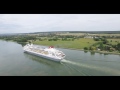 Passage du Breamar bateau de croisière en vue aérienne par drone sur la Seine en Normandie