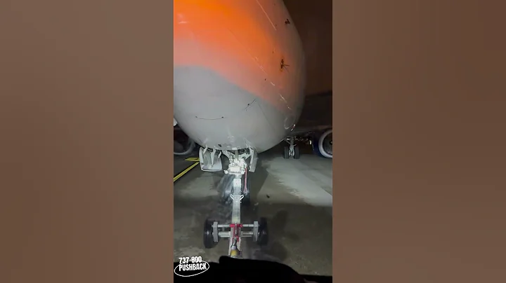 Boeing 737-800 Pushback | Ready for Takeoff! #shorts #pushback #FlightKernel