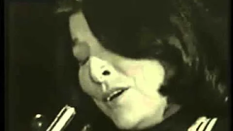 ¿Quién escribe Alfonsina y el mar?