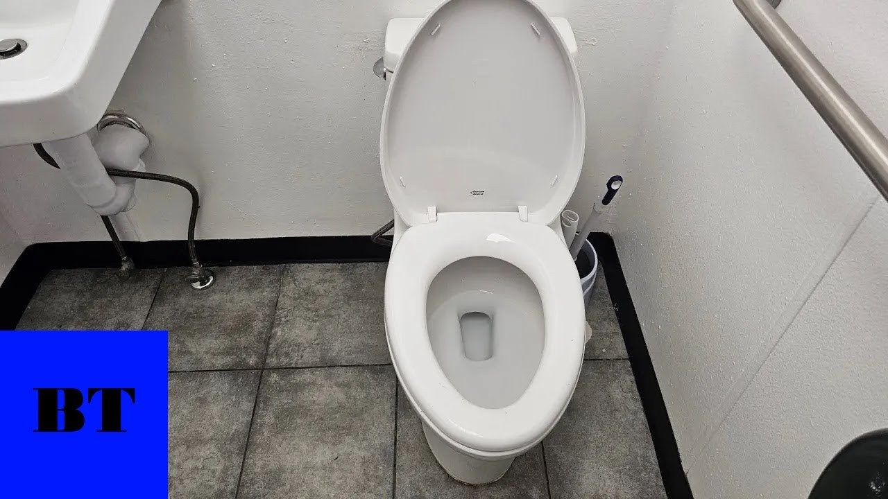 BRAND NEW American Standard Loft One Piece Toilet - Exxon (Taylorsville, NC)