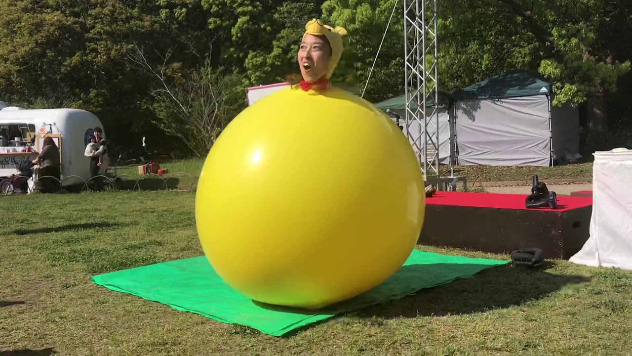 💖あべよしえ💖 🎩マジック✨💫風船の中に人間が入った🎩サックス&バルーンパフォーマー 明石ロハスミーツ