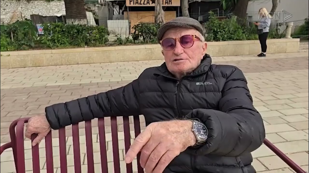 Sarandë, shtohet me 1 mijë m2 plazhi publik. Punimet kryhen me mungesën e tabelave informuese