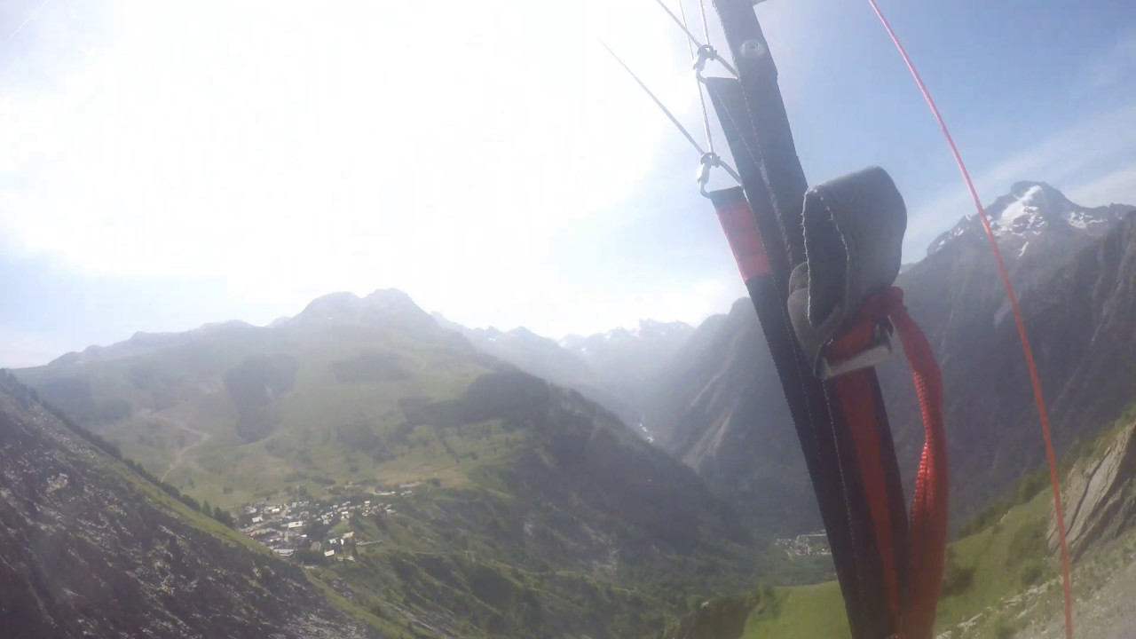 Speedflying the crack line - Les2Alpes