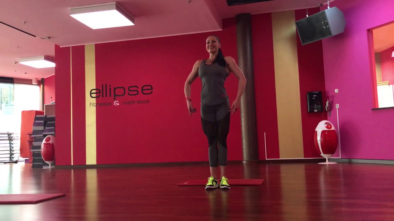 Olga Kickenberg Bodyfitness Posing IFBB - quarter turns