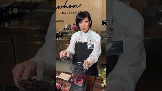 Kris Jenner Makes Perfect Mother's Day Smoothie At Erewhon Calabasas #krisjennerstyle #shorts