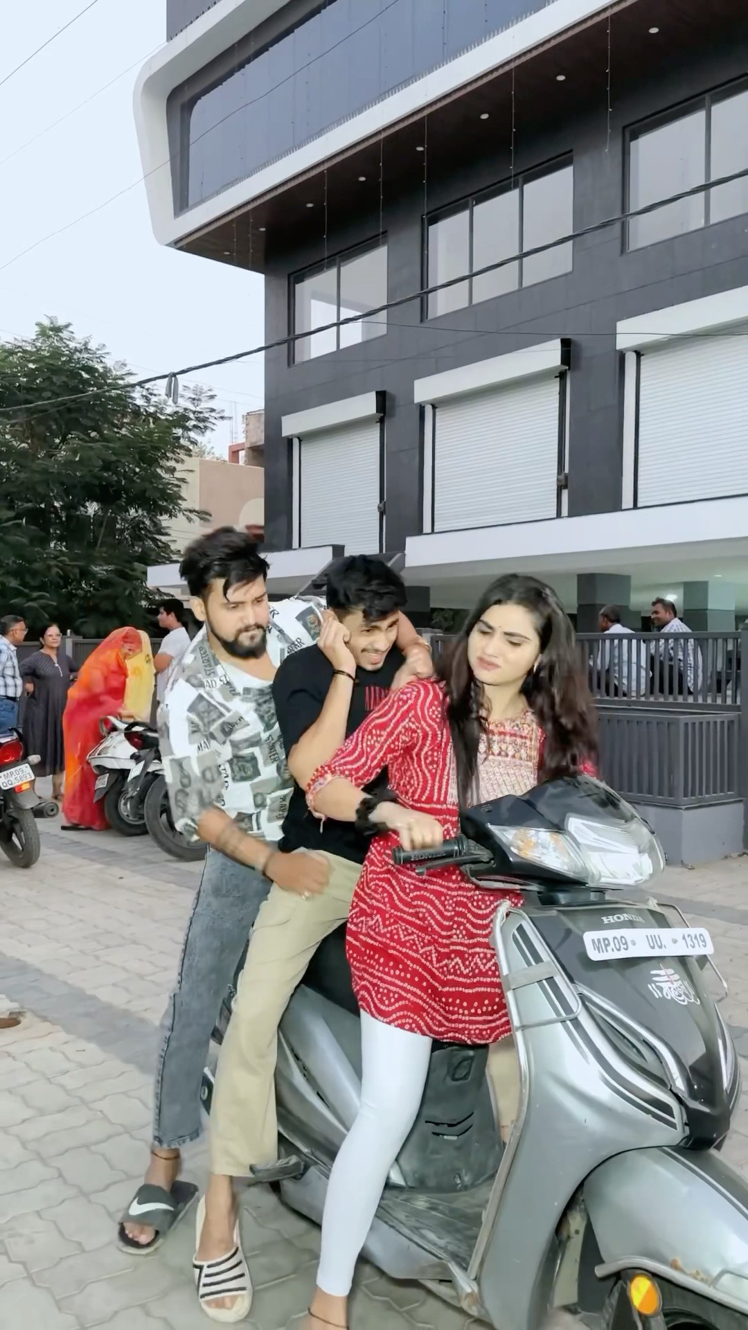 Biwi no.1?||funny video||#comedy #biwino1 #funny #youtubeshorts #funnyvideo #golu008