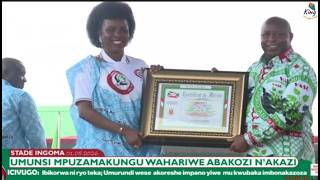 Kuber'iki #Neva ahebuza abakozi ba leta? Abari Bujumbura baduge || Kuber'iki yashimiye umukenyezi?