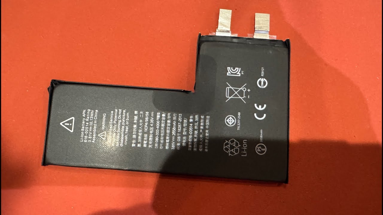 iPhone12(R5,6月に電池交換しました) iPhone BMSバッテリー交換修理をお店で提供すると二度と来