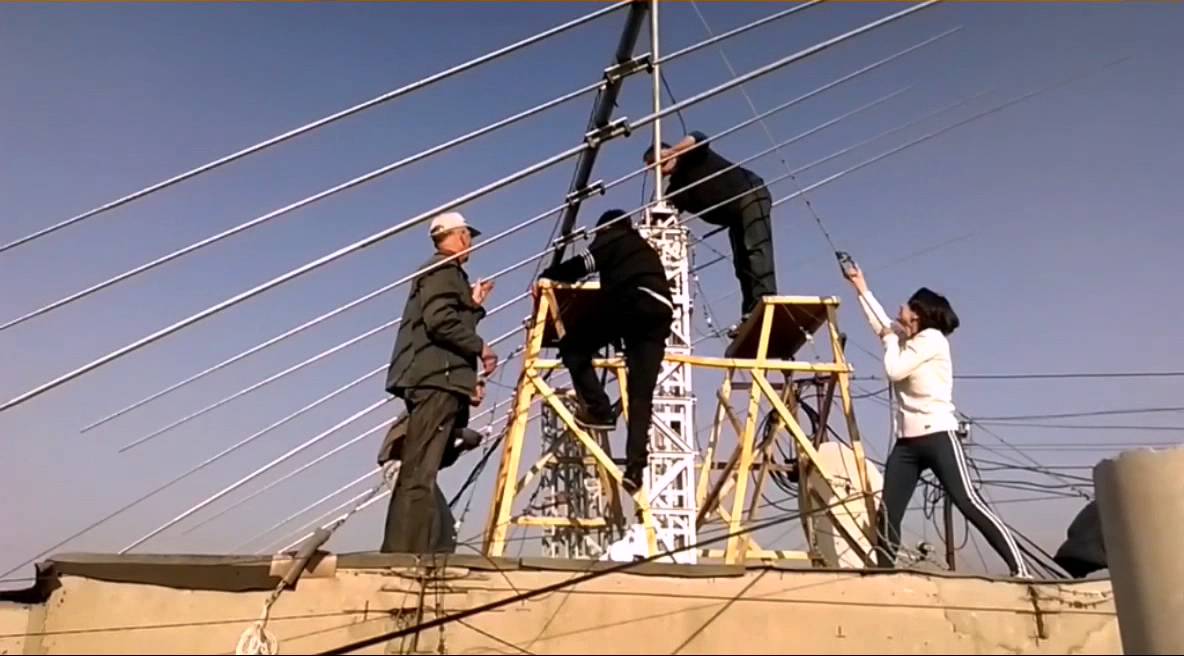 Установка мачты и антенны - YouTube