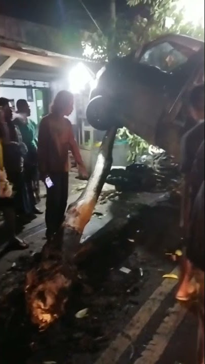 kecelakaan malam ini di kelutan trenggalek