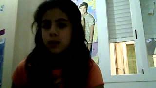 Niña Cantando This Is Me De Lemi Lovato Resimi