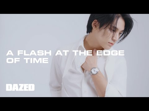 A FLASH AT THE EDGE OF TIME / 홀리데이, 까르띠에. 스노우 글로브에 안락하게 들어선 민규의 올해의 빛무리와 조명 틈으로 터져나오는 내년의 컨페티.