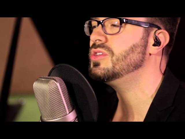 Danny Gokey - Tell Your Heart To Beat Again (Live) class=