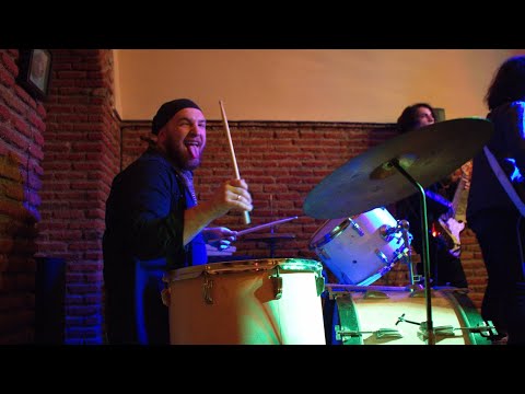 ინტერვალი / Intervali - ჩემი როკ'ენ'როლის ხმა / Chemi rokenrolis xma (12 Riders Bar Live)