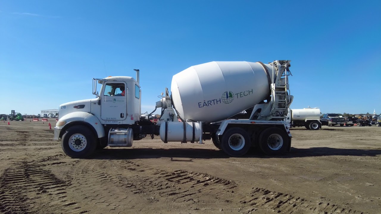 2007 PETERBILT 335 T/A MIXER TRUCK C25 3 8881