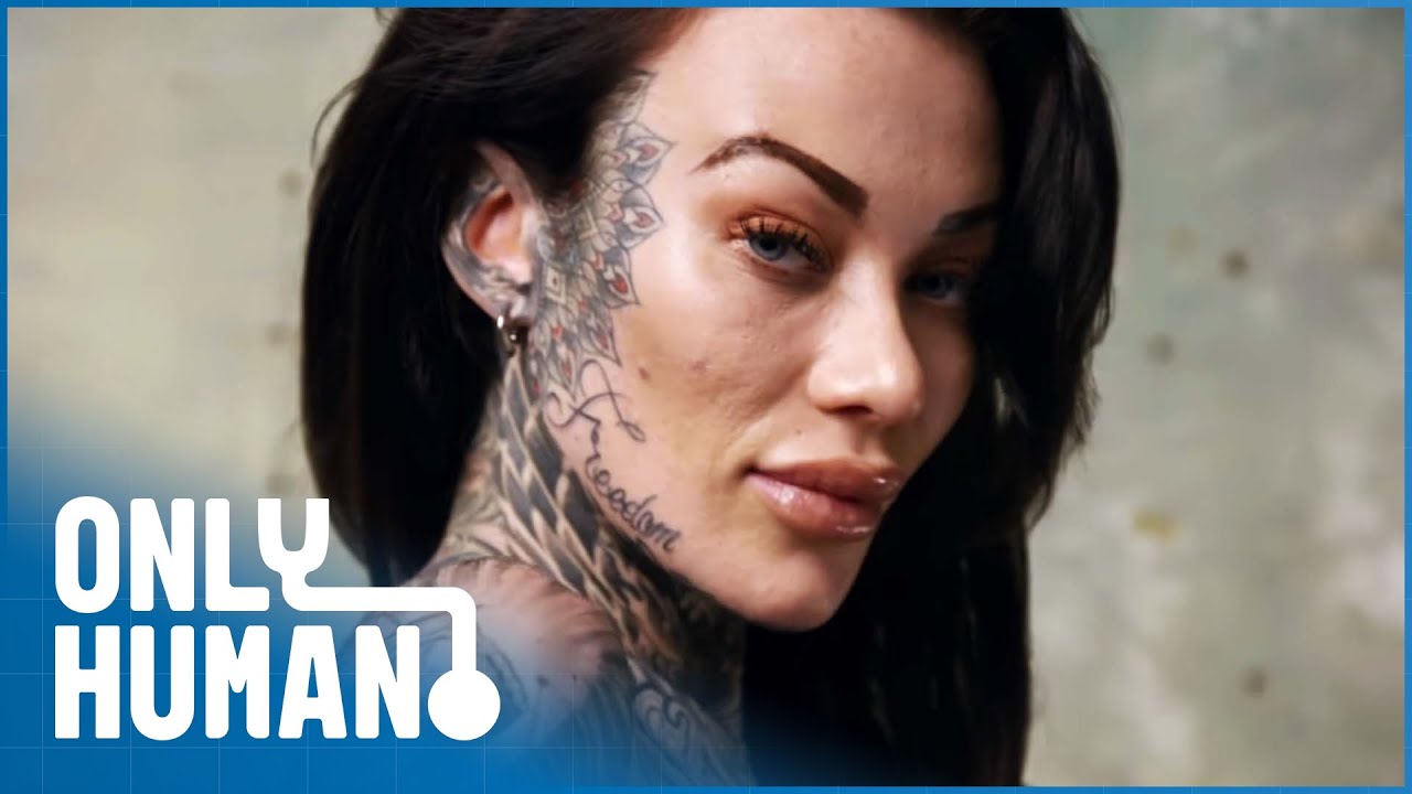 When This Woman Covers Her Tattoos the Reactions Are Very Different | Only Human