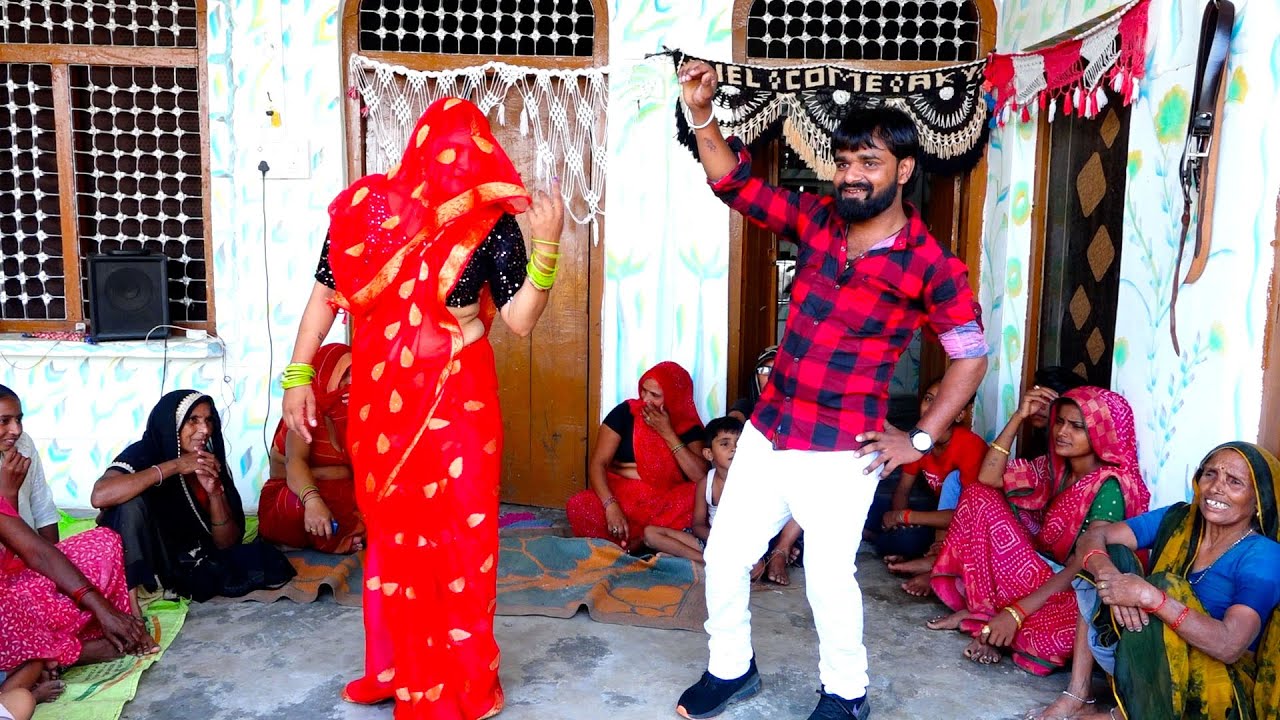 Dehati दोनों पति पत्नी का एक दम आशिकी डांस / प्रीत की रीत ना जानी राजा जी / Roli kishori