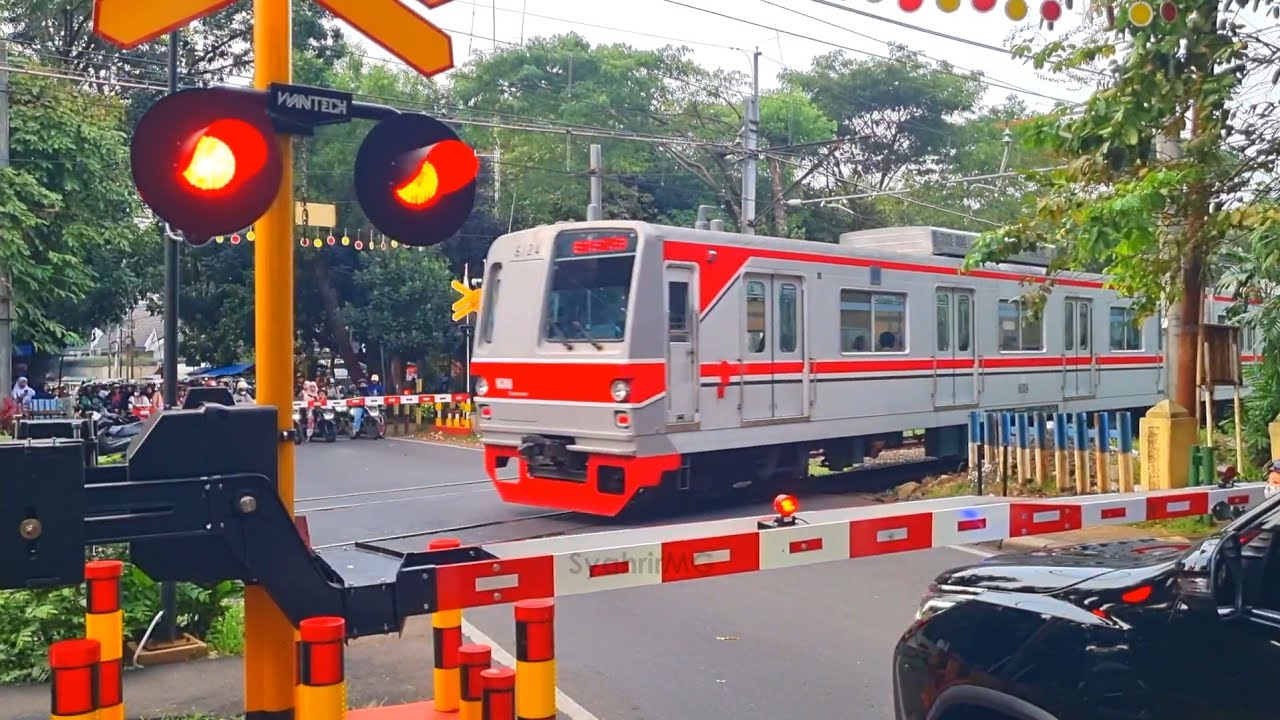 Wantech Train 2 Jenis Perlintasan Kereta Api Baru WANTECH | Palang ALKMAAR - YouTube