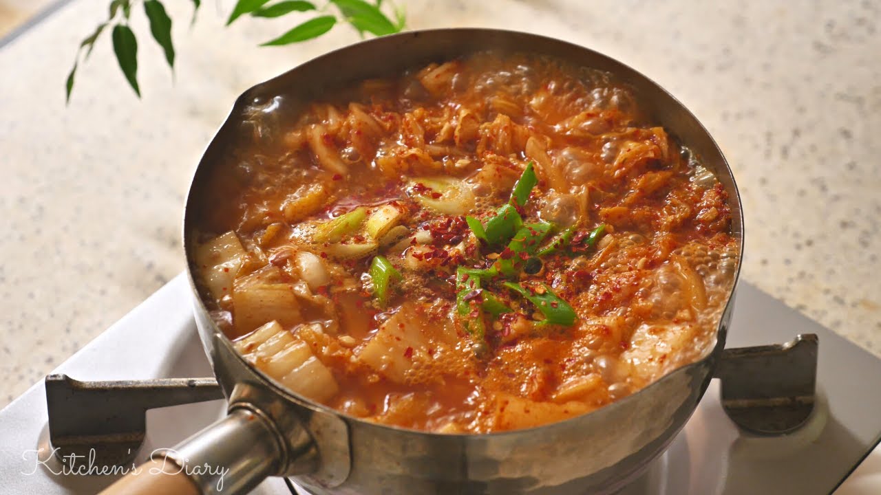 សម្លគីមឈីជូរហឹរ [Flavorful Tuna Kimchi Stew][ម្ហូបកូរ៉េ/Korean Food] YouTube