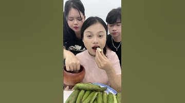cùng gái dao mukbang quả sừng trâu nha #dantocdao  #amthuc  #dantocvietnam  #taybac  #gaidaorangthua