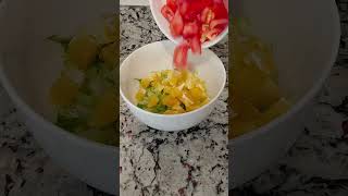en saladad de pollo pechuga doradas jitomate lechuga jicama naranja Ranch dressihg