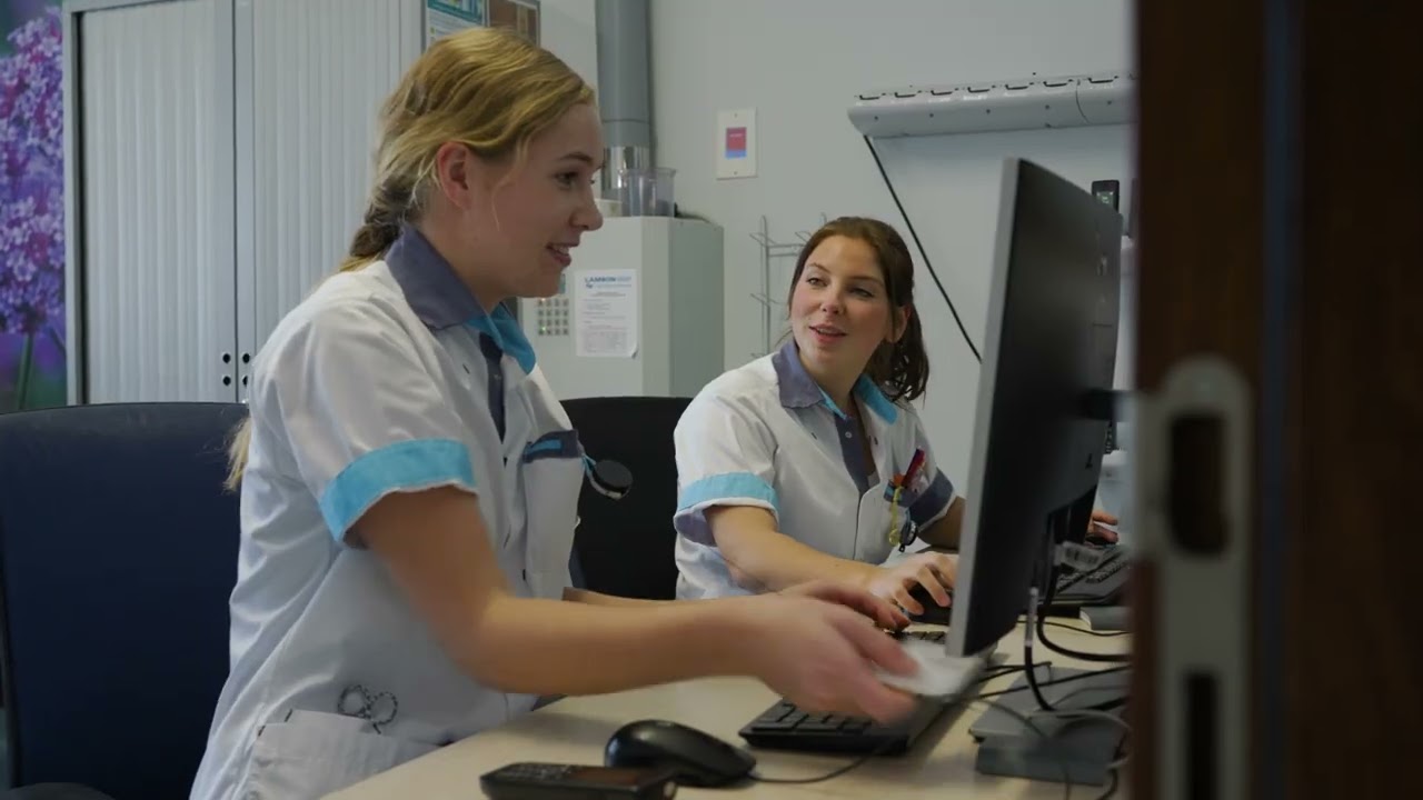 Leerling verpleegkunde in Het Van Weel-Bethesda Ziekenhuis