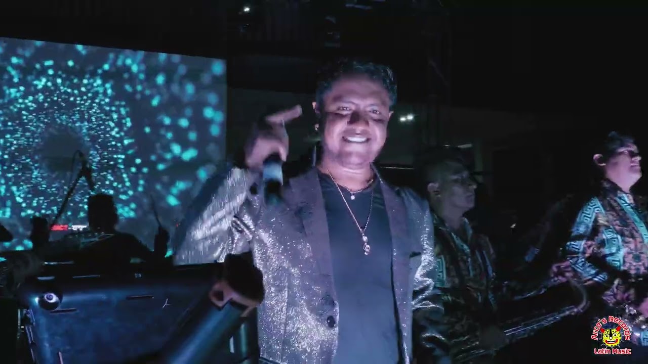 Chuy Diaz Y Su Estilo Huehueteco - Popurrí Miente Mi Amor (En vivo)