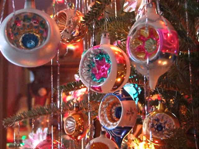 Decorating For Christmas Like A 1950\'s Housewife - YouTube