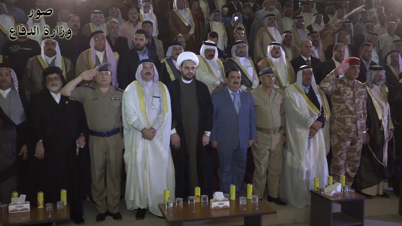 وزير الدفاع يحضر الاحتفالية التي أقامها مجلس شيوخ عشائر الفرات الأوسط والعشائر العراقية