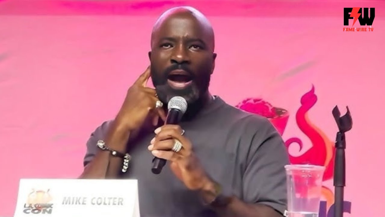 Фанаты ликуют, когда Майк Колтер выходит на сцену на Comic-Con в Лос-Анджелесе