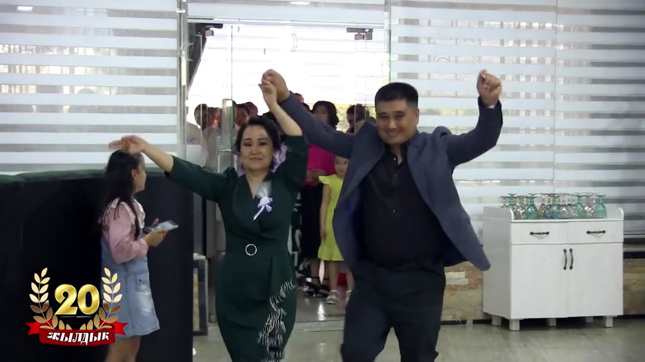 М В Ломоносов атындағы 12 мектептің 2004 түлектерінің 20 жылдық кездесу кеші